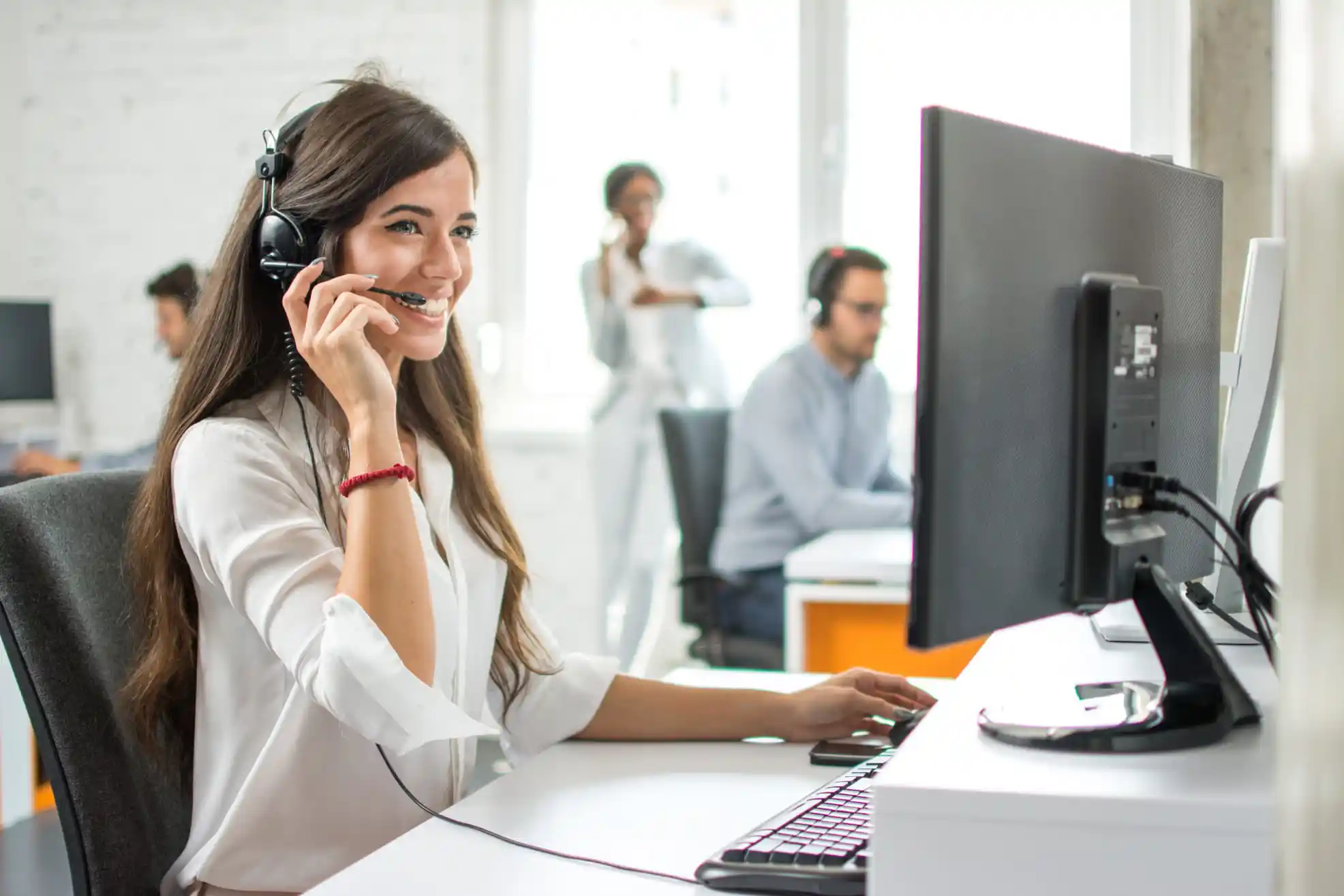 Virtual Receptionist vs In-House Staff
